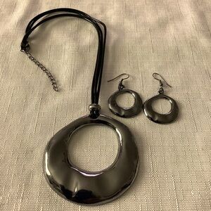 Gun Metal Tone Necklace and Earring Set